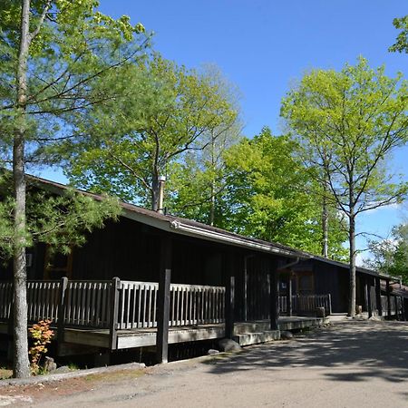 פארי סאונד Log Cabin Inn מראה חיצוני תמונה